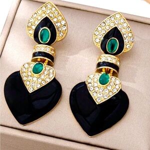Luxury Rhinestone Heart Drop Earrings – Elegant Statement Jewelry